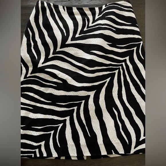 Talbots Dresses & Skirts - Talbots Black and White Mini Pencil Skirt Women’s Size 8 Office Career Fun